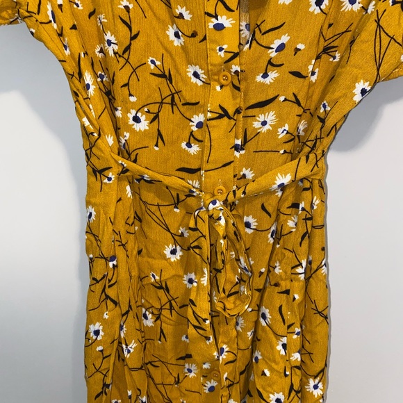 Reverse Yellow Floral Button Down Dress Large NWT - Picture 12 of 14